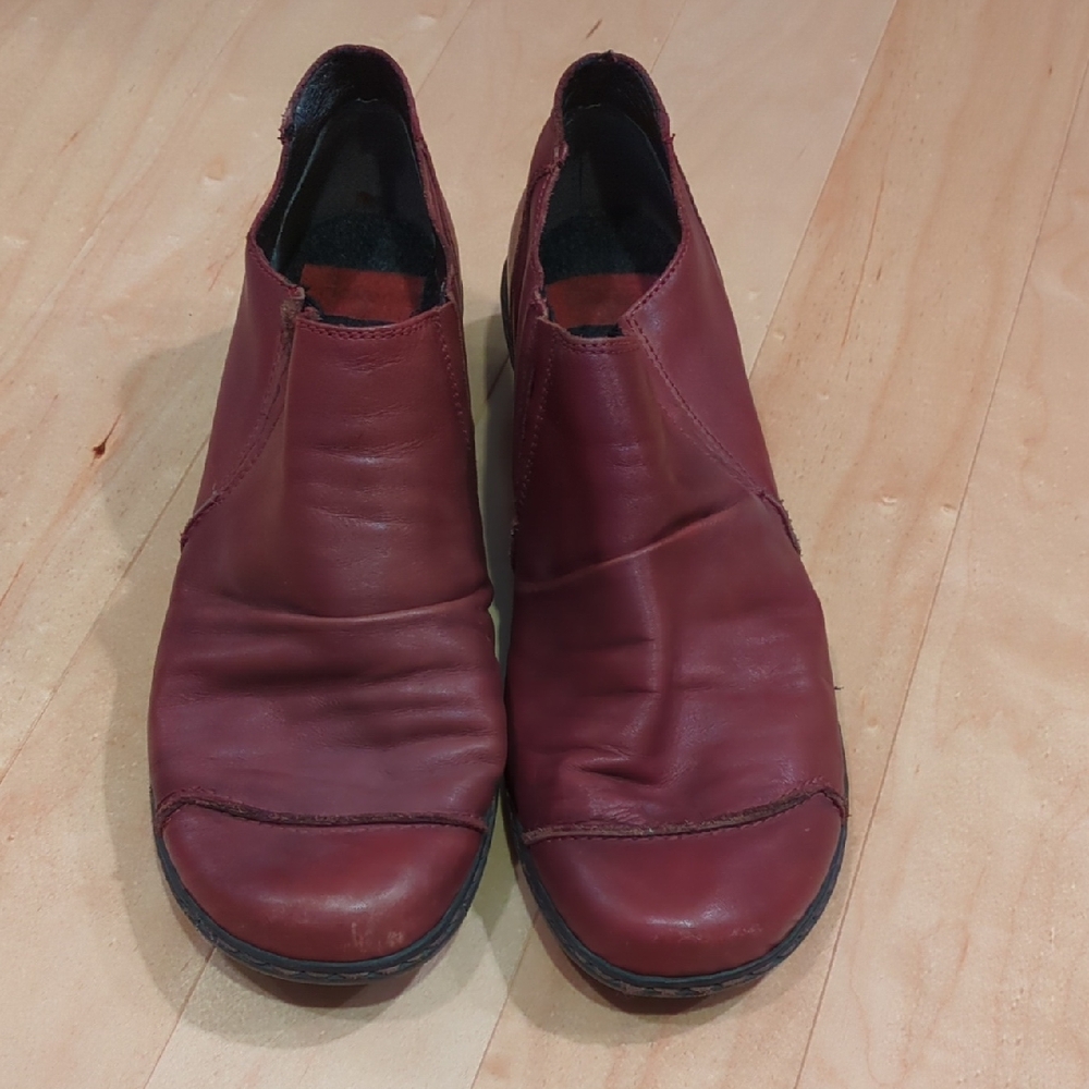 Rieker Women's Ankle Boots in Burgundy